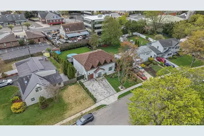 316 Acre Lane, Hicksville, NY 11801 - Photo 43