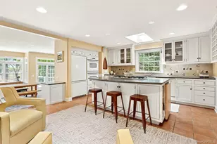 910 New Suffolk Ave, Mattituck, NY 11952 - Photo 9