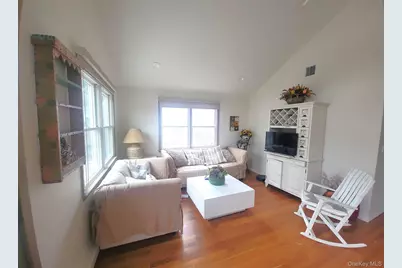 33 Broadway, Fair Harbor, NY 11706 - Photo 3