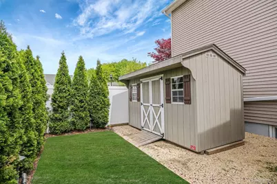 512 Heathcliff Drive, Seaford, NY 11783 - Photo 45