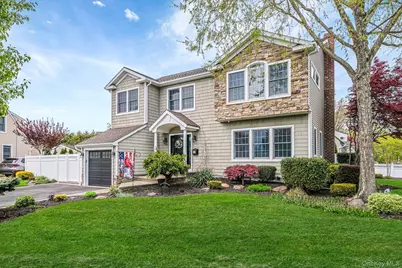 512 Heathcliff Drive, Seaford, NY 11783 - Photo 3