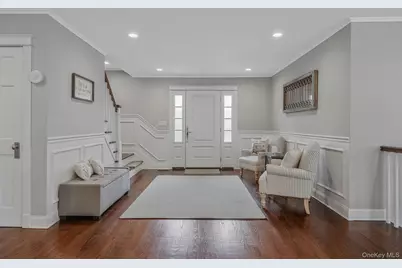 512 Heathcliff Drive, Seaford, NY 11783 - Photo 5