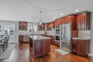 512 Heathcliff Dr, Seaford, NY 11783 - Photo 9