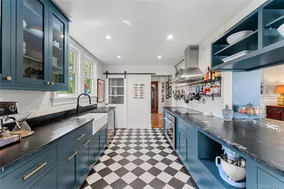 81 Walgrove Avenue, Dobbs Ferry, NY 10522 - Photo 13
