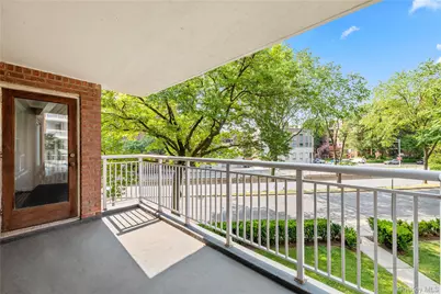 3725 Henry Hudson Parkway W #3DE, Bronx, NY 10463 - Photo 9