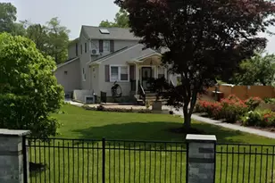70 Massachusetts Ave, Bay Shore, NY 11706 - Photo 3