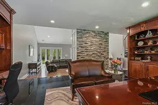 10 Fox Meadow Ln, Lloyd Harbor, NY 11743 - Photo 15