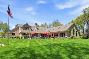 10 Fox Meadow Ln, Lloyd Harbor, NY 11743 - Photo 5