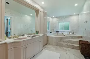10 Fox Meadow Ln, Lloyd Harbor, NY 11743 - Photo 17