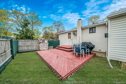 78 Division Street, Holtsville, NY 11742 - Photo 5
