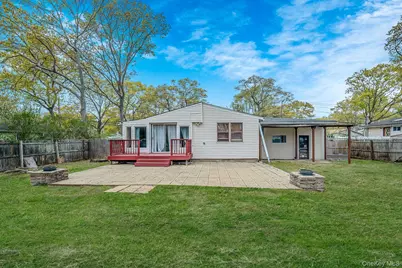 78 Division Street, Holtsville, NY 11742 - Photo 9