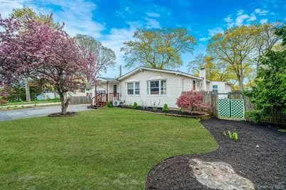 78 Division Street, Holtsville, NY 11742 - Photo 3