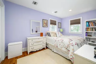 12 May Court, Rockville Centre, NY 11570 - Photo 17