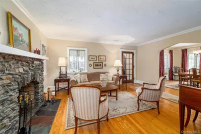 12 May Court, Rockville Centre, NY 11570 - Photo 3