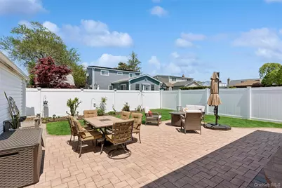 122 McKinley Avenue, North Bellmore, NY 11710 - Photo 27