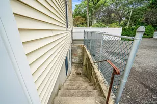 222 Jamaica Ave, Medford, NY 11763 - Photo 39