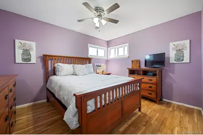 477 N Indiana Avenue, Lindenhurst, NY 11757 - Photo 13