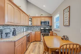 477 N Indiana Ave, Lindenhurst, NY 11757 - Photo 7