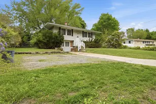 285 Sheep Pasture Rd, East Setauket, NY 11733 - Photo 3