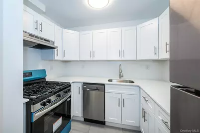 671 Bronx River Road #LE, Yonkers, NY 10704 - Photo 13