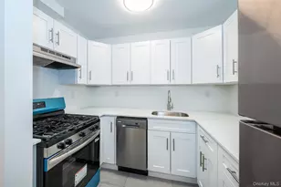 671 Bronx River Rd, Yonkers, NY 10704 - Photo 13