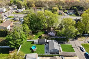 9 Brook Pl, East Islip, NY 11730 - Photo 27