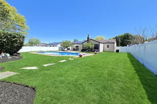 150 Glenmere Way, Holbrook, NY 11741 - Photo 21