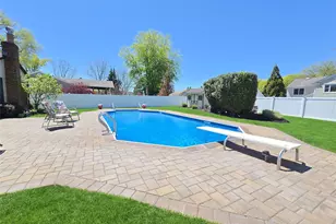 150 Glenmere Way, Holbrook, NY 11741 - Photo 17
