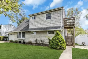 159 Kingfisher Rd, Levittown, NY 11756 - Photo 3