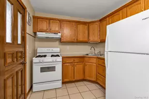 57 Cedar St, Hicksville, NY 11801 - Photo 5