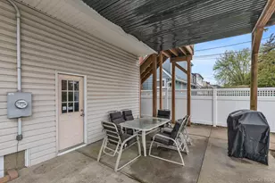 57 Cedar St, Hicksville, NY 11801 - Photo 21