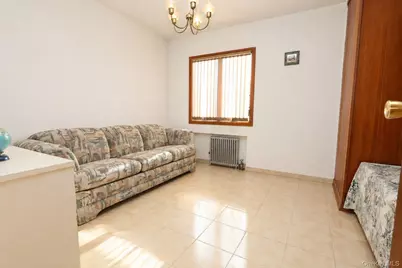 154 Scherer Boulevard, Franklin Square, NY 11010 - Photo 9