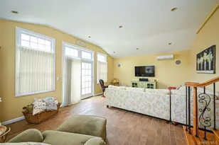 171-20 Gladwin Ave, Fresh Meadows, NY 11365 - Photo 13