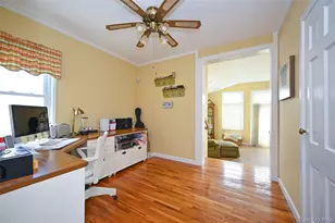 171-20 Gladwin Ave, Fresh Meadows, NY 11365 - Photo 11