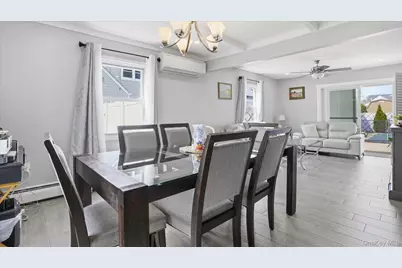 13 Peachtree Lane, Levittown, NY 11756 - Photo 17
