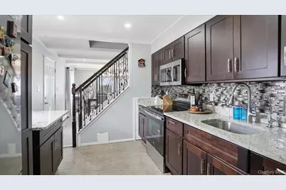 13 Peachtree Lane, Levittown, NY 11756 - Photo 15
