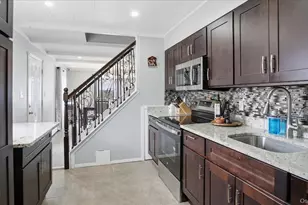 13 Peachtree Ln, Levittown, NY 11756 - Photo 15