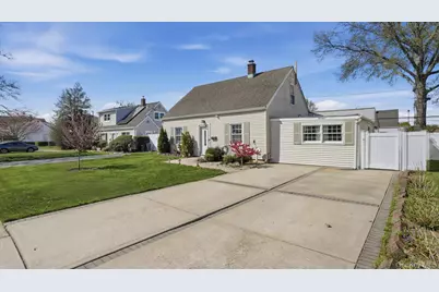 13 Peachtree Lane, Levittown, NY 11756 - Photo 7
