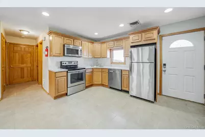 45 Cobalt Lane, Westbury, NY 11590 - Photo 5