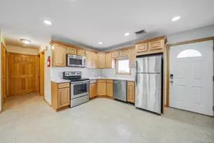 45 Cobalt Ln, Westbury, NY 11590 - Photo 5