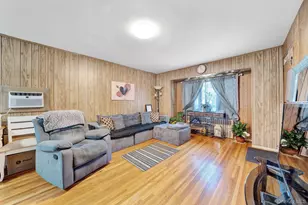 83 Old Farmingdale Rd, West Babylon, NY 11704 - Photo 5