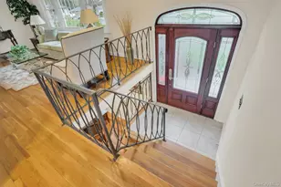 22 Abbey Dr, Commack, NY 11725 - Photo 9