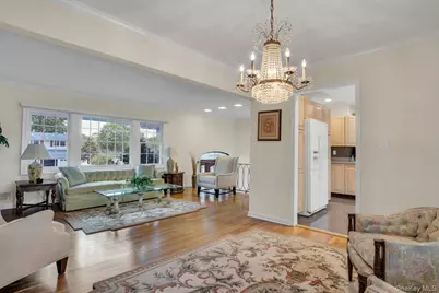 22 Abbey Drive, Commack, NY 11725 - Photo 13