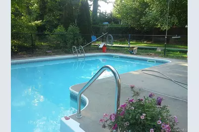 395 Ridgefield Road, Hauppauge, NY 11788 - Photo 25