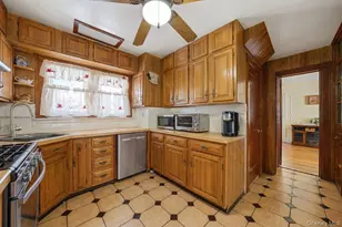 7 Byron Ave, Yonkers, NY 10704 - Photo 7