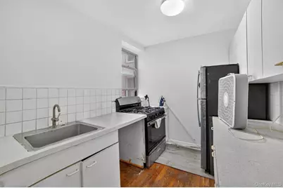 2105 Wallace Avenue #2A, Bronx, NY 10462 - Photo 3