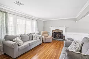 1 Autumn Dr, Hauppauge, NY 11788 - Photo 11