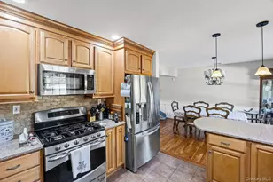 1 Autumn Dr, Hauppauge, NY 11788 - Photo 7