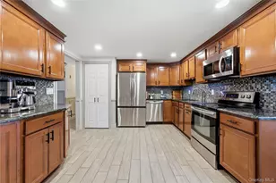 1055 Sipp Ave, Medford, NY 11763 - Photo 13