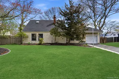 1055 Sipp Avenue, Medford, NY 11763 - Photo 3